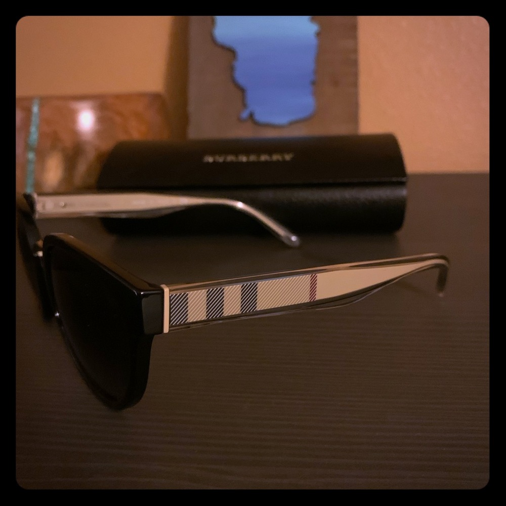 Burberry Signature  Sunglasses